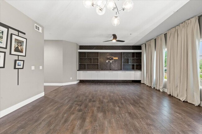Foto del edificio - Elegant Summerlin 2 Bedroom Retreat with Designer Finishes