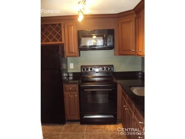 Building Photo - Townhouse for Rent !