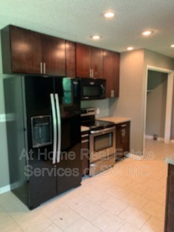 Foto del edificio - 2424 S Dollison Ave