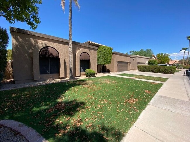 Building Photo - Very nice single level home