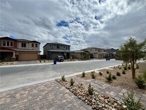 Building Photo - 639 La Vis Acrs Ln