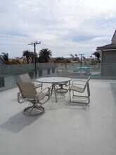 Building Photo - 410 7th St