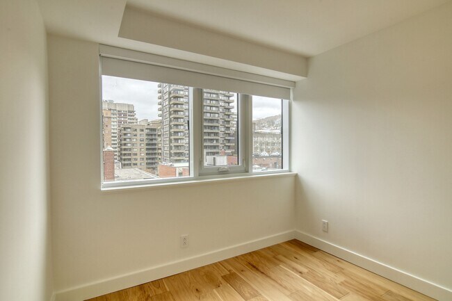 Building Photo - 3460 Rue Peel