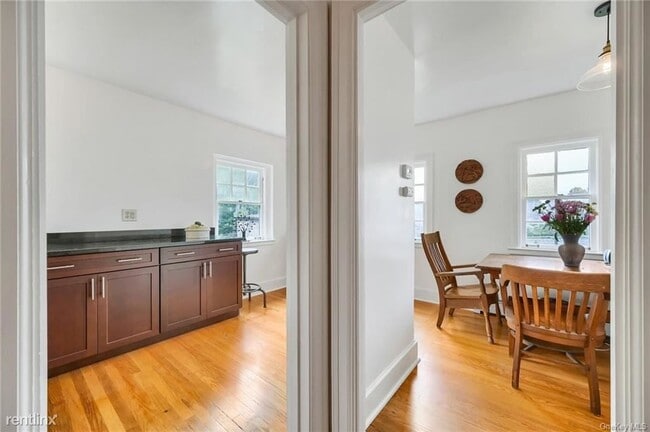 Building Photo - 1 br, 1 bath House - 188 Grand St