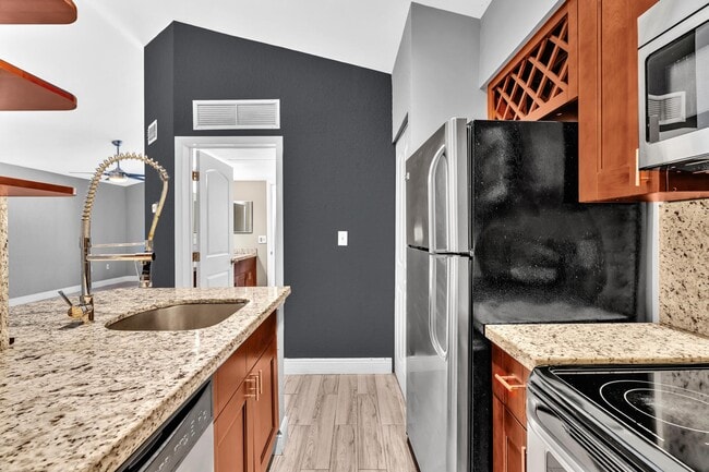 Foto del edificio - 2803 N Oakland Forest Dr