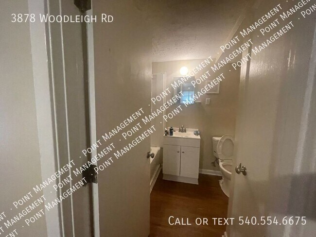 Building Photo - Lower Level 1 Bed 1 Bath Apartment