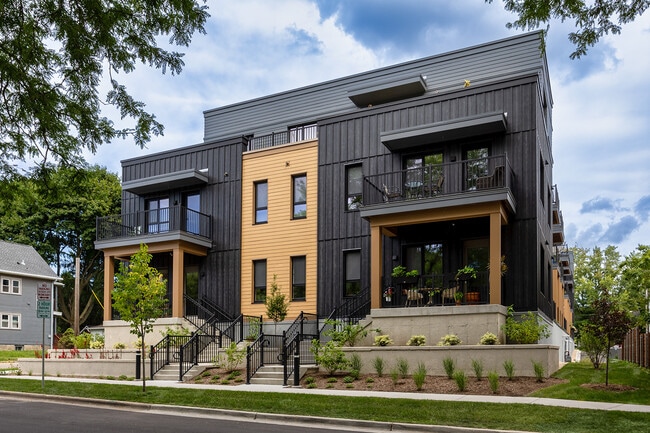 Building Photo - 252 Dunning