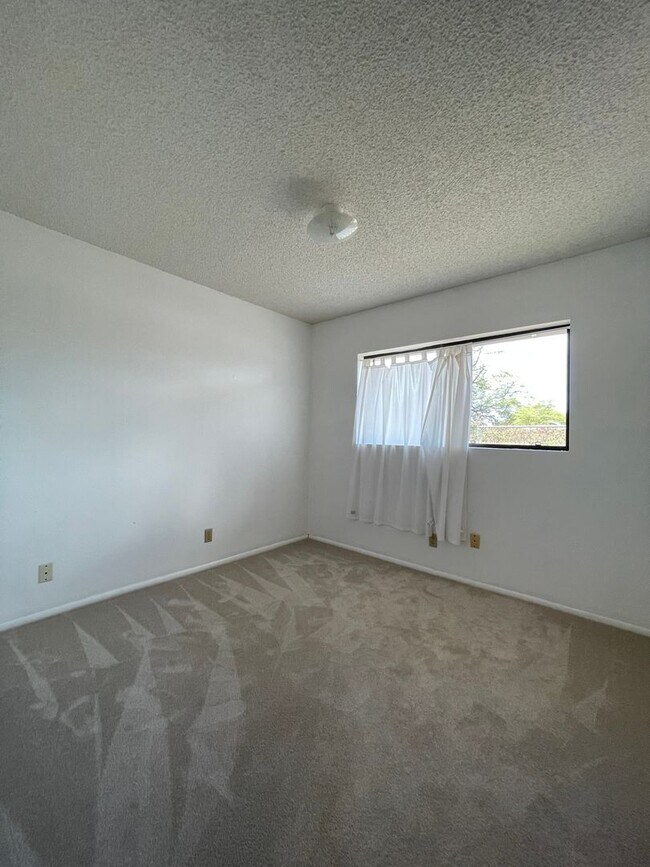 Building Photo - Single Family Detached Home
