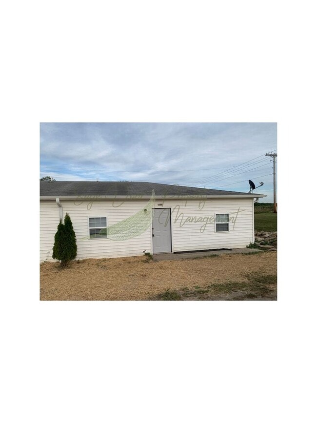 Building Photo - 119 NE State Hwy E