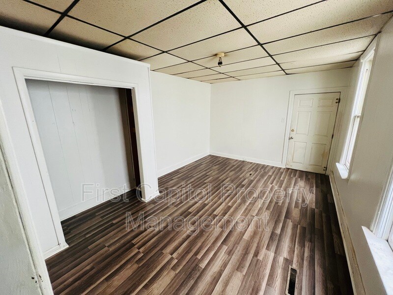 Primary Photo - 210 S Main St