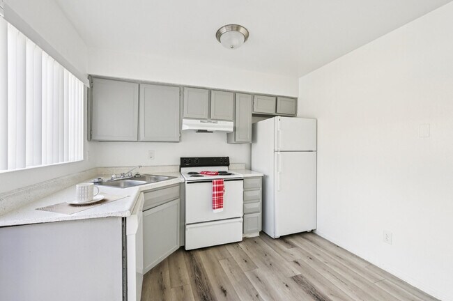 Building Photo - The Park on 57th Avenue