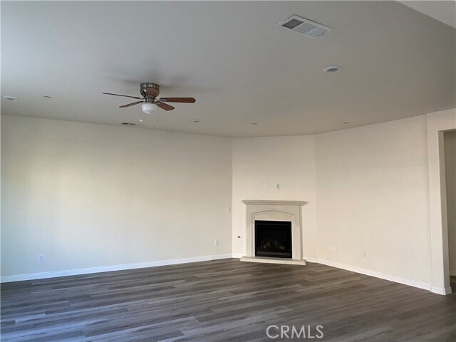 Building Photo - 3131 E Yosemite Dr