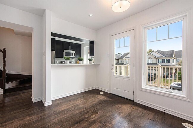 Building Photo - 2427 Nutgrove Av