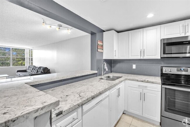 Building Photo - 6500 Cypress Rd