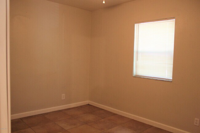 Foto del edificio - 6317 Delacy Rd