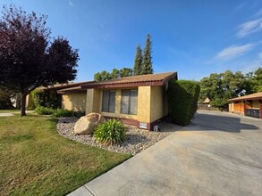 Building Photo - 3722 W Hillsdale Ave