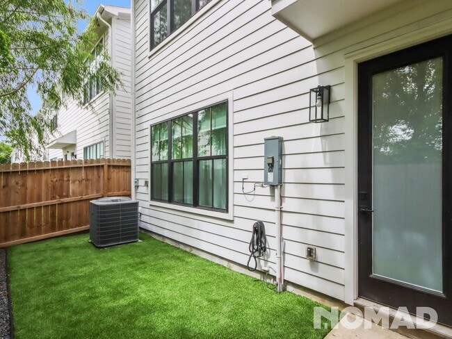 Building Photo - First Month Free on a 13 month Lease!!! 3 ...