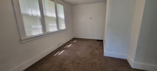 Foto del edificio - 706 E Lewis St