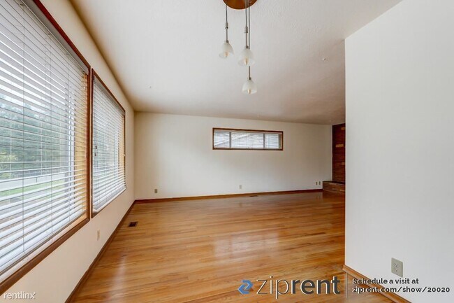 Building Photo - 3 br, 2 bath House - 3520 SW 106th Ave, Be...