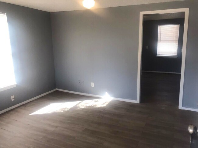 Foto del edificio - $0 First Month's Rent / $0 Deposit at Move-in