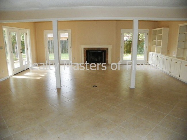 Building Photo - 4201 Crawford Dr