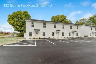 Building Photo - 382 N Franklin St