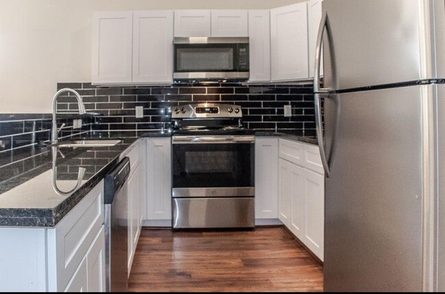 Building Photo - 5007 Mallow St