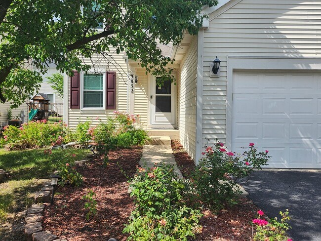 Building Photo - 3832 Baybrook Dr