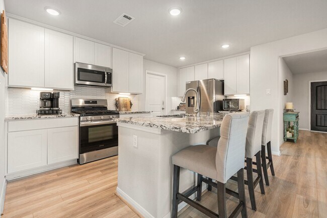 Building Photo - 2513 Malibu Gln Dr