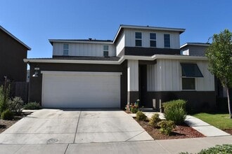 Building Photo - 2382 Explorador Dr