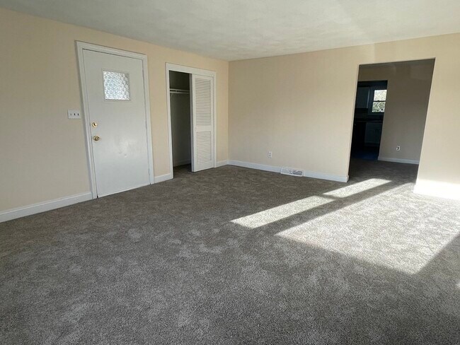 Foto del edificio - 13 Kennedy Dr