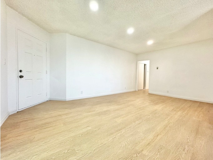 Primary Photo - 6561 Fulton Ave