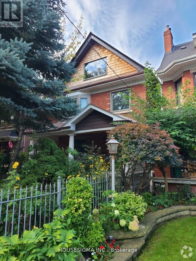Building Photo - 36 Highview Crescent