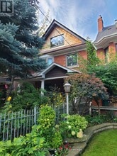 Building Photo - 36 Highview Crescent