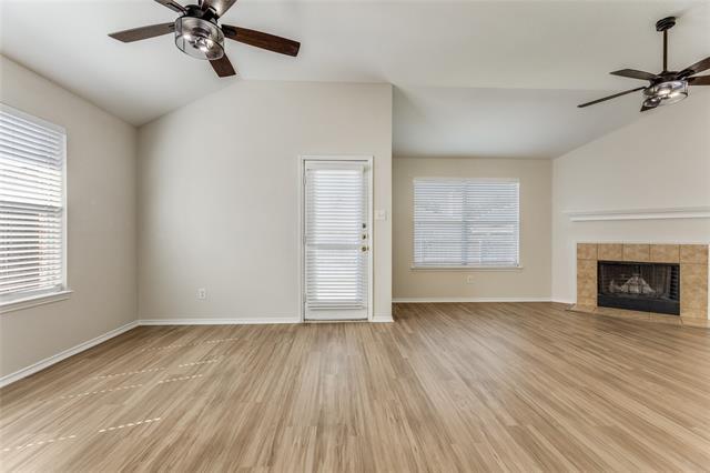 Foto del edificio - 8113 Ruse Springs Ln