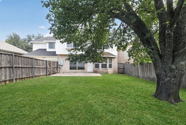 Foto del edificio - 2740 Windswept Ln