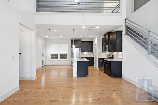 Building Photo - 5901 Rubicon Run