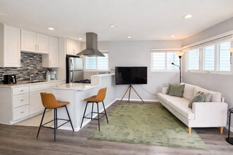 Building Photo - 315 Sapphire Ave