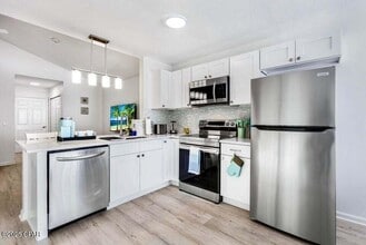 Building Photo - 2623 Lagoon Knl