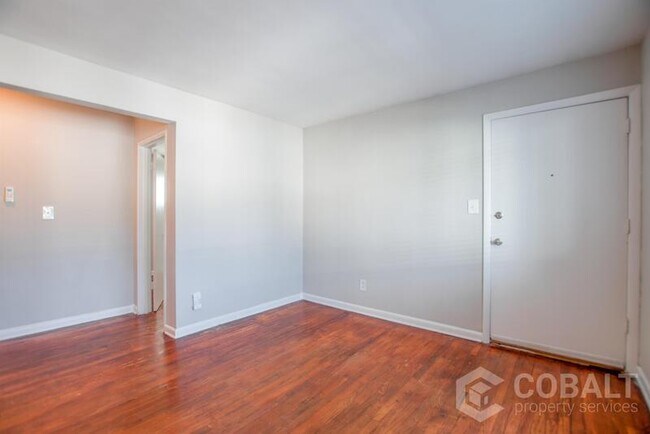 Foto del edificio - 949 Greenwood Ave NE
