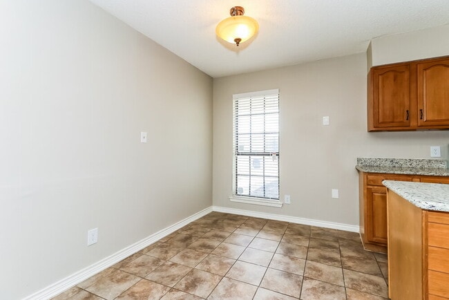 Foto del edificio - 3713 Longstraw Dr