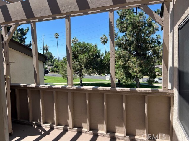 Foto del edificio - 1350 Cabrillo Park Dr
