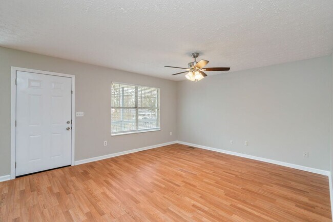 Photo - 2005 Bernhurst Dr House