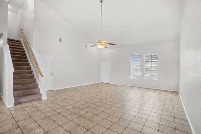 Building Photo - 1602 Gigante Dr