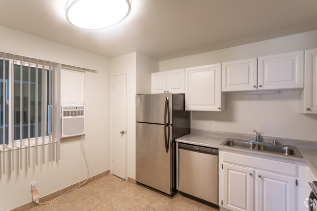 1HAB, 1BA - 640 ft² - Lincoln Garden Apartments