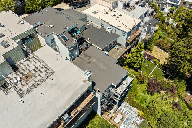 Exterior alternativo - 647 Grand View Ave