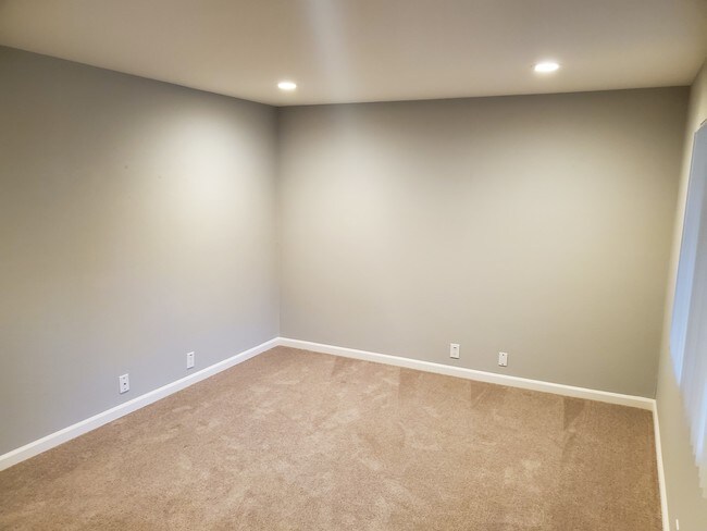 Foto del edificio - 417 E Maude Ave