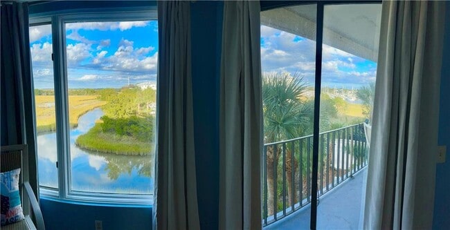 Building Photo - 1 Marina Dr