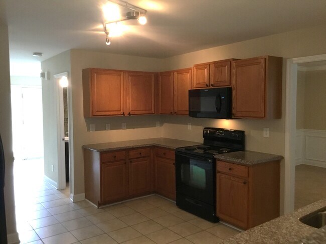 Foto del edificio - 5622 Falls Ridge Ln