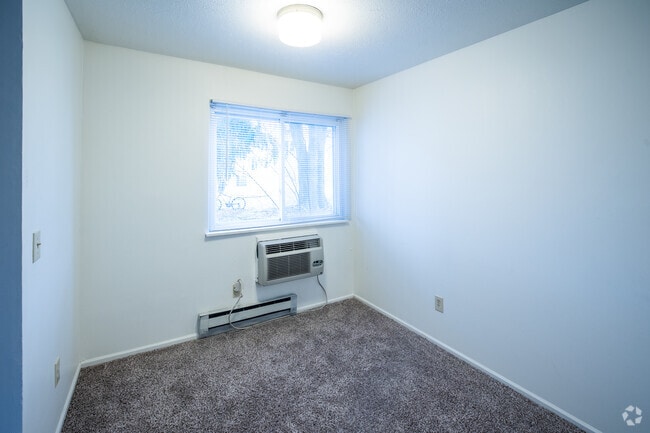 2BR, 1BA - 750SF - A - Bedroom - Drake Terrace III